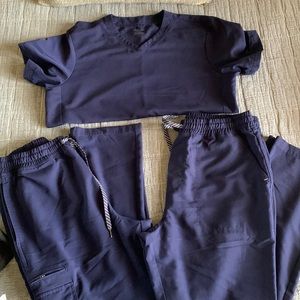 JAANUU navy blue large scrub set w/ 2 bottoms